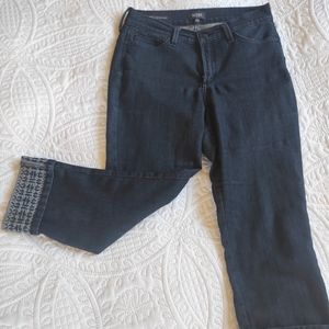 Bottom Decoration Capri Jeans